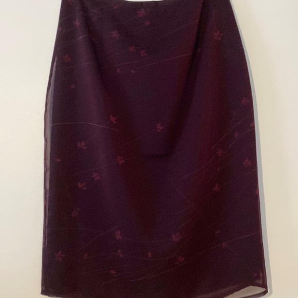 Express size 3/4 midi skirt. Lightweight snd lined. - Picture 1 of 5